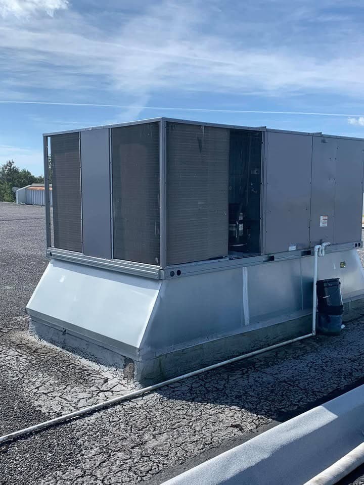 Rooftop HVAC system is installed on the roof of the Radiant Gas Station